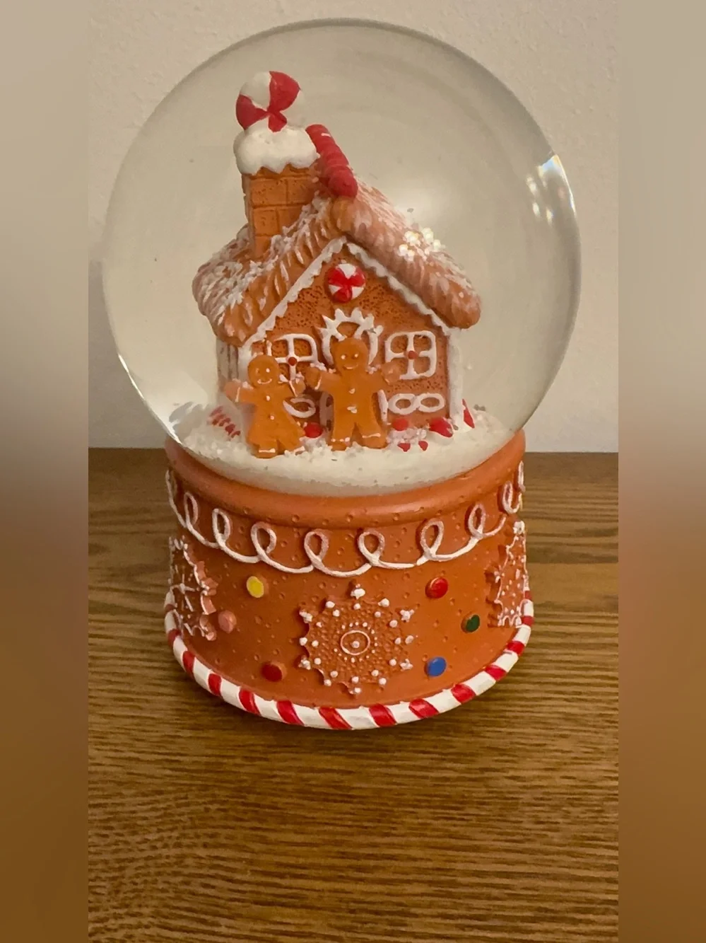 Gisela Graham Musical Gingerbread House Christmas Snow Globe EUC